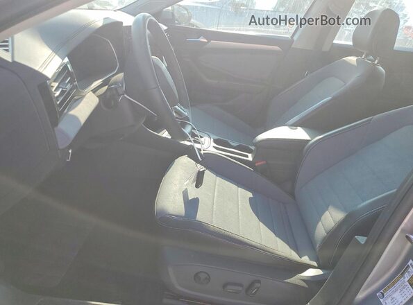 3VW7W7BU0TM017756 2026 VOLKSWAGEN JETTA Silver Front interior view