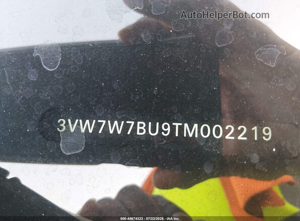 3VW7W7BU9TM002219 2026 VOLKSWAGEN JETTA Silver Vista del compartimento del motor