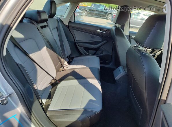 3VW7X7BU4SM017884 2025 VOLKSWAGEN JETTA Silver Rear seats view