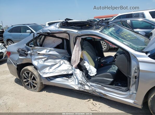 3VW7X7BU5SM013665 2025 VOLKSWAGEN JETTA Silver Widok z przodu