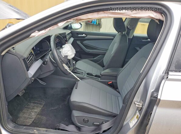 3VW7X7BUXSM090290 2025 VOLKSWAGEN JETTA Silver Вид салону спереду
