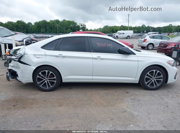 3VWAM7BU4RM014329 2024 VOLKSWAGEN JETTA White Rear interior view