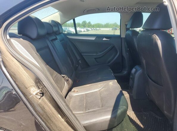 3VWB67AJ0HM280953 2017 VOLKSWAGEN JETTA Black Rear seats view