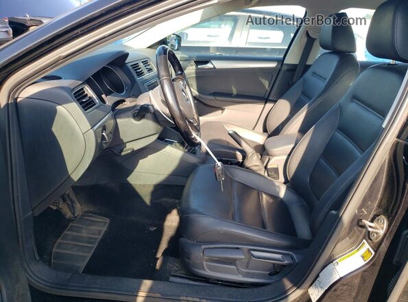 3VWB67AJ3HM284804 2017 VOLKSWAGEN JETTA Черный Вид салона спереди