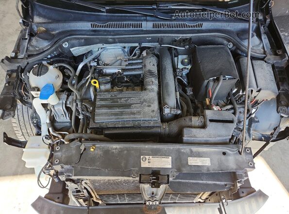 3VWB67AJ5HM296906 2017 VOLKSWAGEN JETTA Black Rear interior view