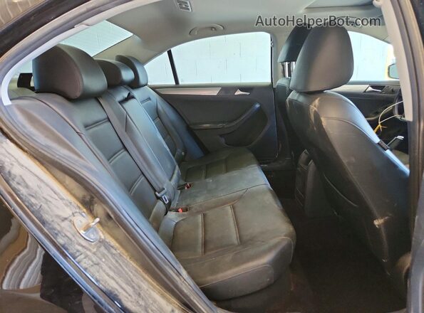 3VWB67AJ5HM296906 2017 VOLKSWAGEN JETTA Black Rear seats view