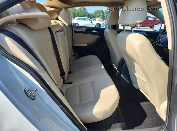 3VWB67AJ7HM278178 2017 VOLKSWAGEN JETTA White Rear seats view