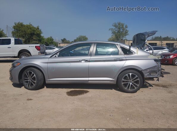 3VWBM7BU2NM033461 2022 VOLKSWAGEN JETTA Silver 