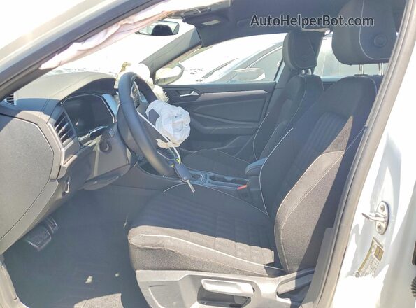 3VWBM7BU6RM084628 2024 VOLKSWAGEN JETTA White Вид салону спереду