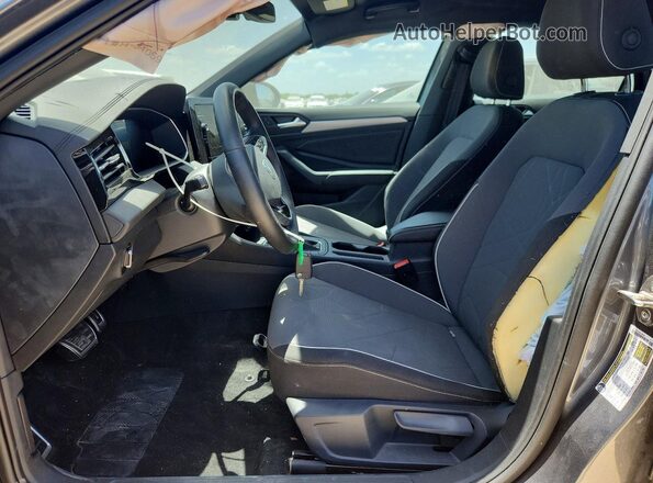 3VWBW7BUXTM029570 2026 VOLKSWAGEN JETTA Gray Widok wnętrza z przodu