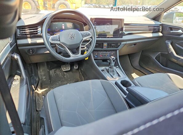3VWBX7BU1SM030960 2025 VOLKSWAGEN JETTA Gray Widok deski rozdzielczej
