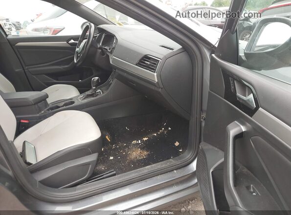 3VWC57BU0KM226477 2019 VOLKSWAGEN JETTA Gray Front interior view