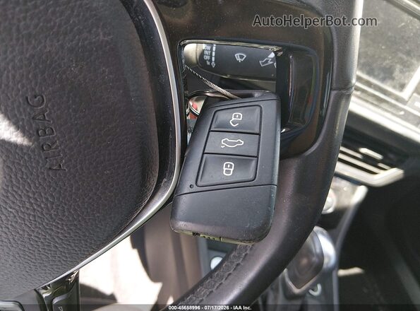 3VWC57BU1KM140532 2019 VOLKSWAGEN JETTA Белый Вид панели приборов