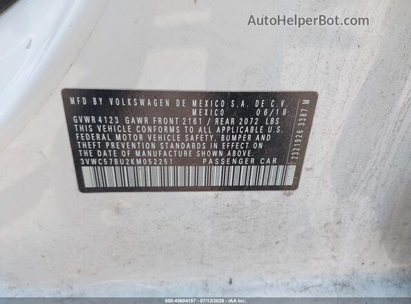 3VWC57BU2KM052251 2019 VOLKSWAGEN JETTA White Widok komory silnika