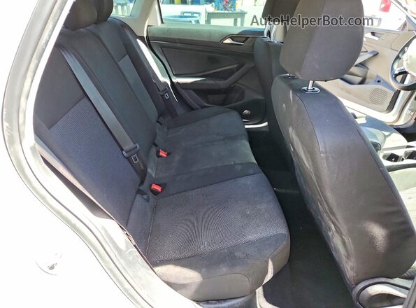 3VWC57BU3KM051626 2019 VOLKSWAGEN JETTA White Widok tylnych siedzeń