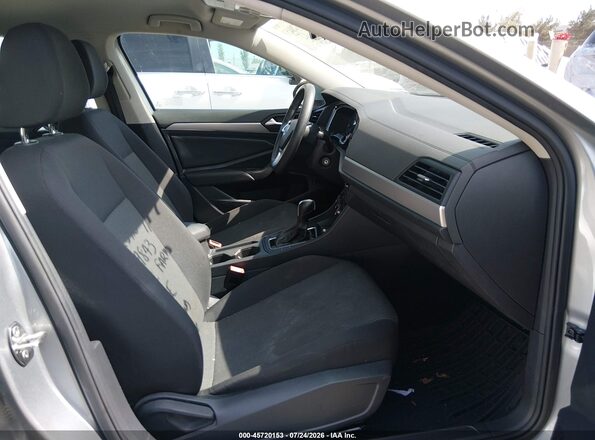 3VWC57BU3KM198772 2019 VOLKSWAGEN JETTA Серебряный Вид салона спереди
