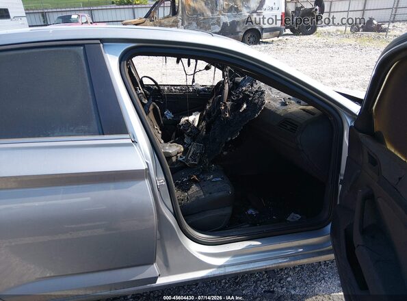 3VWC57BU3MM054769 2021 VOLKSWAGEN JETTA Gray Widok wnętrza z przodu