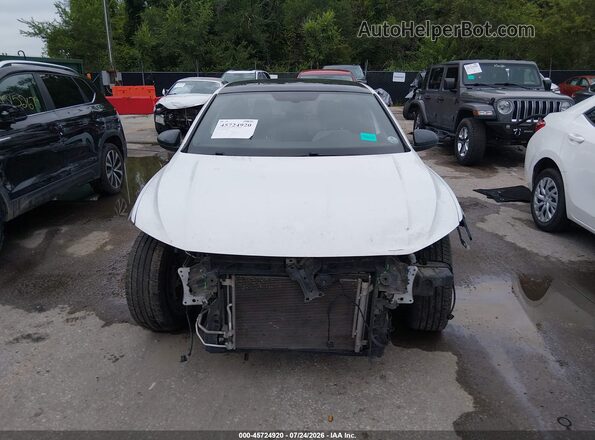3VWC57BU4KM028047 2019 VOLKSWAGEN JETTA White Vista interior trasera