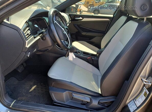 3VWC57BU4MM095072 2021 VOLKSWAGEN JETTA Gray Front interior view