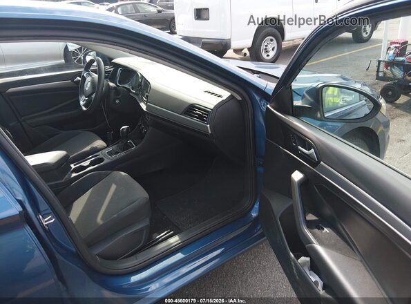 3VWC57BU9KM040372 2019 VOLKSWAGEN JETTA Синий Вид салона спереди