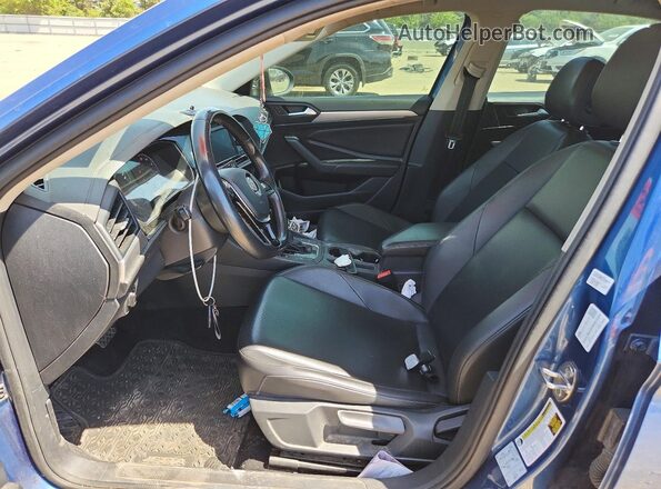 3VWC57BUXKM057097 2019 VOLKSWAGEN JETTA Blue Front interior view