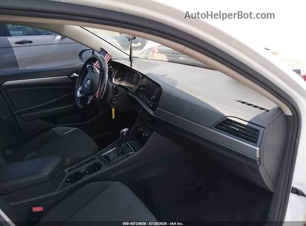 3VWC57BUXKM082467 2019 VOLKSWAGEN JETTA White Front interior view