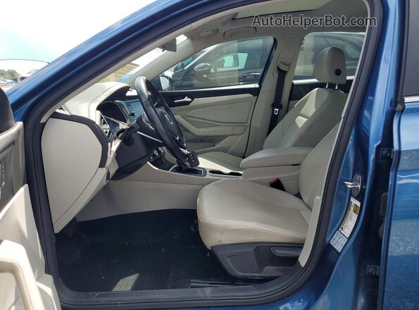 3VWC57BUXKM190796 2019 VOLKSWAGEN JETTA Синий Вид салона спереди
