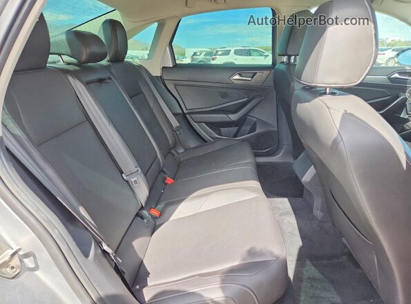 3VWCB7BU1LM045625 2020 VOLKSWAGEN JETTA Silver Rear seats view
