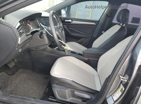 3VWCB7BU2LM004467 2020 VOLKSWAGEN JETTA Gray Front interior view