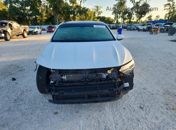 3VWCB7BU3KM248580 2019 VOLKSWAGEN JETTA White Widok z przodu