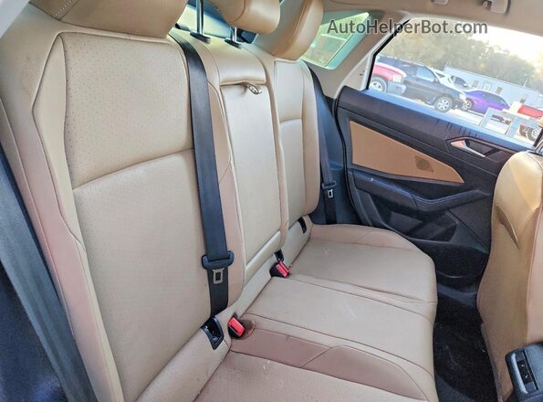 3VWCB7BU3KM248580 2019 VOLKSWAGEN JETTA White Widok tylnych siedzeń