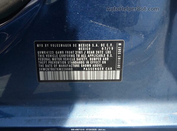 3VWCB7BU7KM226002 2019 VOLKSWAGEN JETTA Blue Vista del compartimento del motor