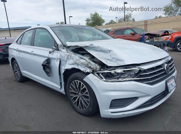 3VWCB7BUXKM139565 2019 VOLKSWAGEN JETTA Серый Вид спереди