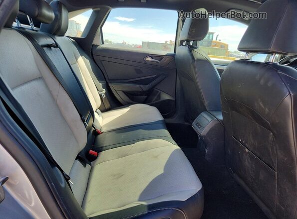 3VWCB7BUXKM226897 2019 VOLKSWAGEN JETTA Silver Rear seats view