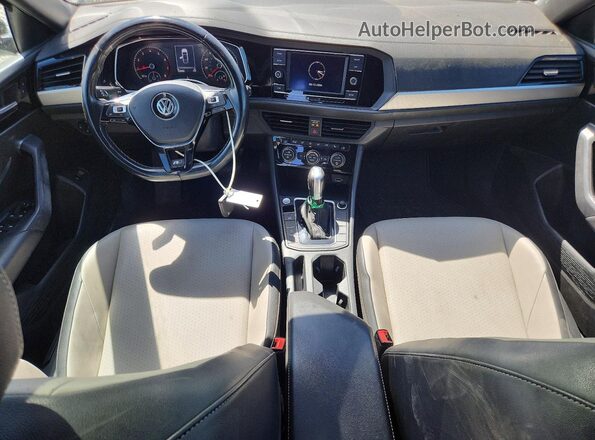 3VWCB7BUXKM226897 2019 VOLKSWAGEN JETTA Silver Dashboard view