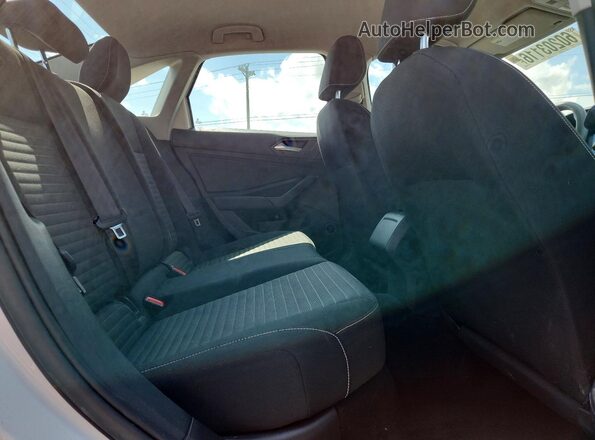 3VWCM7BU9NM005919 2022 VOLKSWAGEN JETTA White Rear seats view