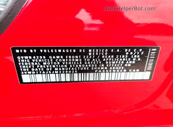 3VWD17AJ5JM229025 2018 VOLKSWAGEN JETTA Red Widok komory silnika