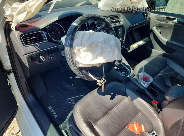 3VWD17AJ8JM206550 2018 VOLKSWAGEN JETTA White Вид панелі приладів