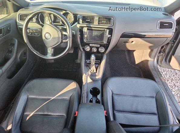 3VWD17AJXJM215007 2018 VOLKSWAGEN JETTA Gray Dashboard view