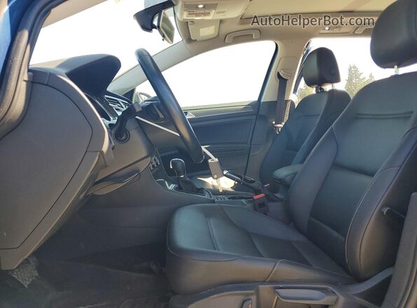 3VWD17AU1JM761950 2018 VOLKSWAGEN GOLF Blue Front interior view