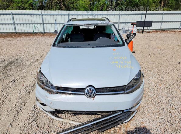 3VWD17AU6JM766769 2018 VOLKSWAGEN GOLF Белый Вид спереди