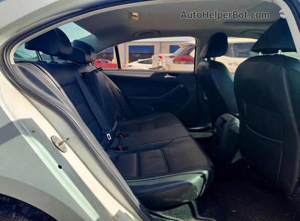 3VWDB7AJ0HM207456 2017 VOLKSWAGEN JETTA Белый Вид задних сидений