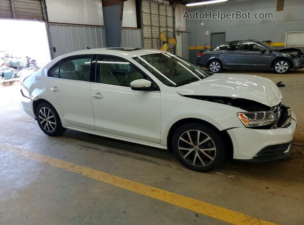 3VWDB7AJ0HM258326 2017 VOLKSWAGEN JETTA White Delantero derecho