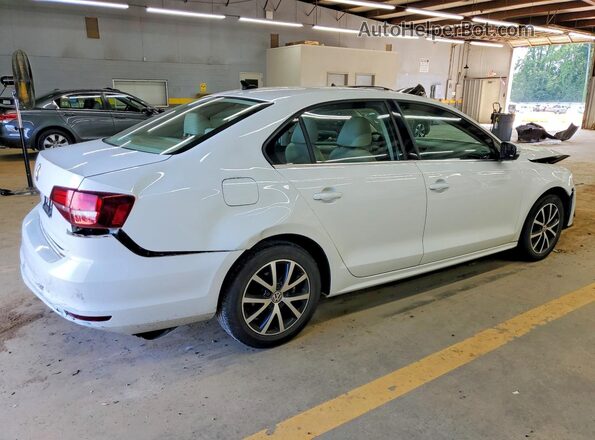 3VWDB7AJ0HM258326 2017 VOLKSWAGEN JETTA White Trasero derecho