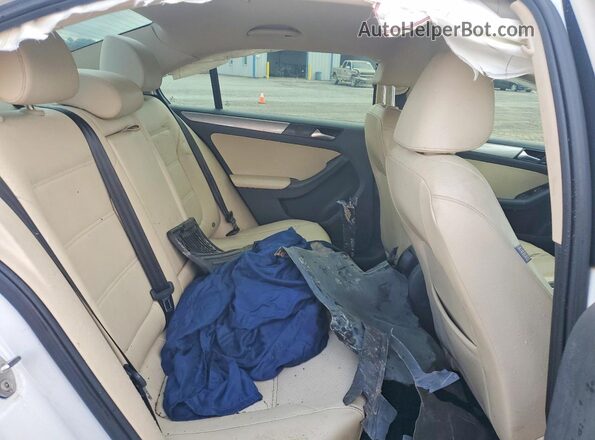 3VWDB7AJ0HM290919 2017 VOLKSWAGEN JETTA White Вид задніх сидінь