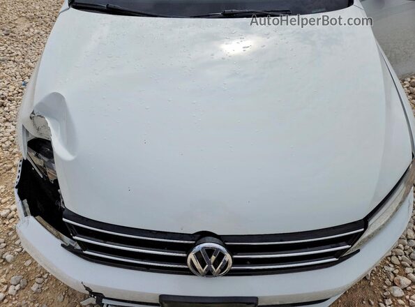 3VWDB7AJ1HM231510 2017 VOLKSWAGEN JETTA White Rear interior view