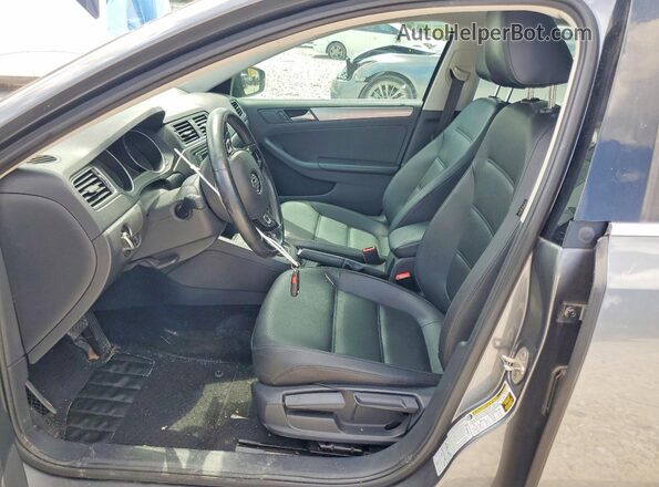 3VWDB7AJ3HM314369 2017 VOLKSWAGEN JETTA Серый Вид салона спереди