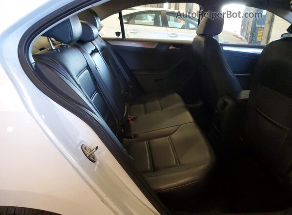 3VWDB7AJ4HM237740 2017 VOLKSWAGEN JETTA White Rear seats view