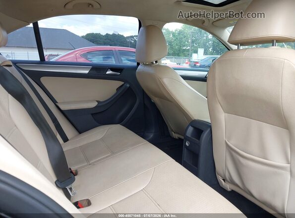 3VWDB7AJ4HM300738 2017 VOLKSWAGEN JETTA Black VIN sticker view