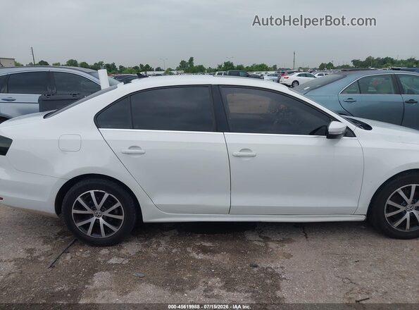 3VWDB7AJ4HM335358 2017 VOLKSWAGEN JETTA White Rear interior view